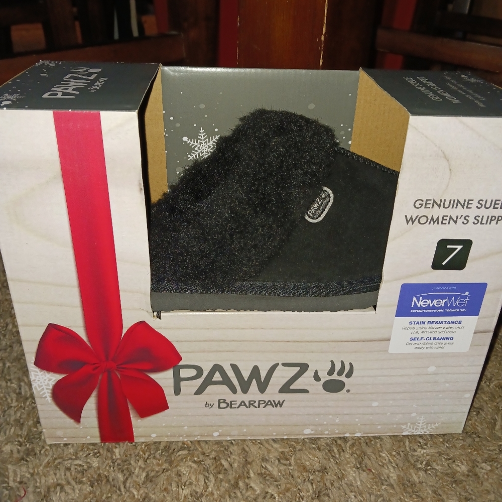 NWT! PAWZ by BEAR PAW SLIPPERS (ONLY have size 6 left)